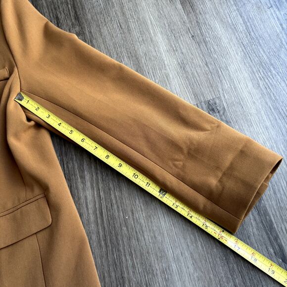 ASTR The Label Boyfriend Blazer in Camel Medium - Picture 9 of 10